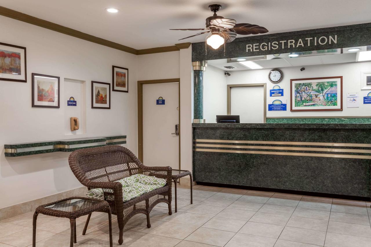 Days Inn By Wyndham West Palm Beach Exterior foto